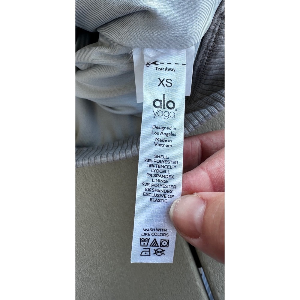 Alo Yoga Blissful Henley Bra Top Athletic Heather Grey Ribbed XS Cap Sleeve - Picture 6 of 6